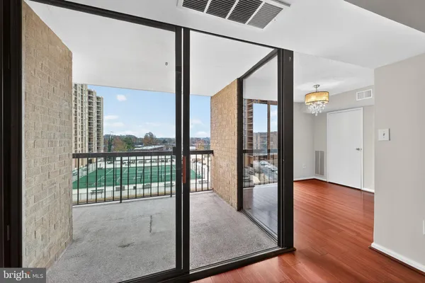 $399,000 | 4500 South Four Mile Run Drive, Unit 314, Arlington, VA 22204