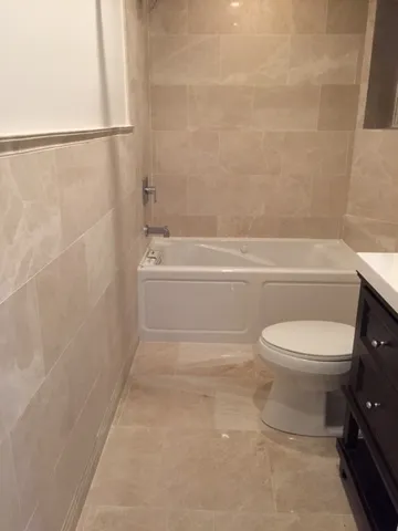 $2,500 | 622 West Briar Place, Unit GS, Chicago, IL 60657