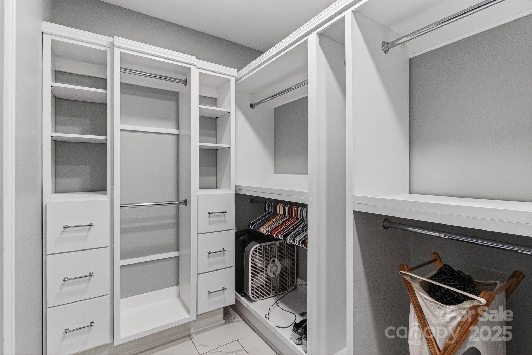 7653 Juniper Lane Denver, NC 28037 - Photo 20 of 43 a view of walk in closet