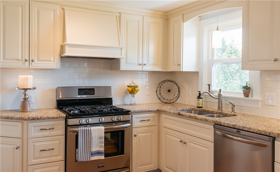 25 Friendly Road East Greenwich, RI 02818 - Photo 7 of 21 Gallery Image 7