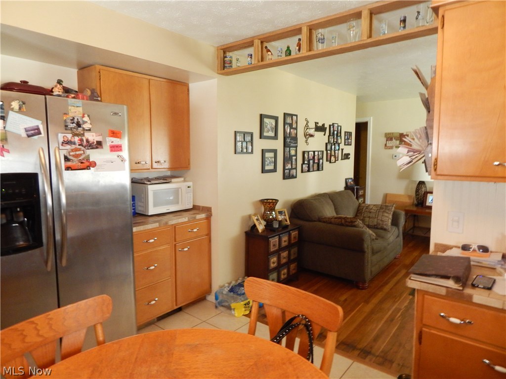 528 Metcalf Road Elyria, OH 44035 - Photo 5 of 13 Gallery Image 5