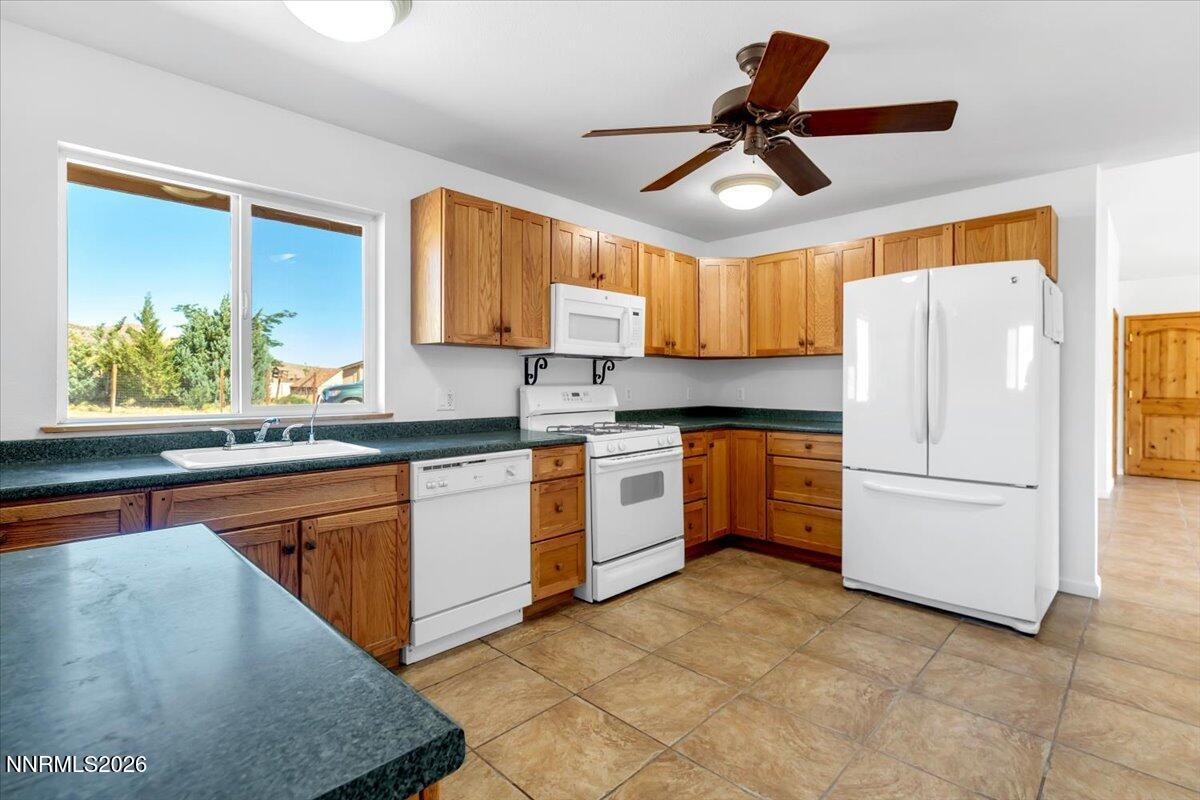 555 Serenity Place Reno, NV 89510 - Photo 14 of 67 Kitchen