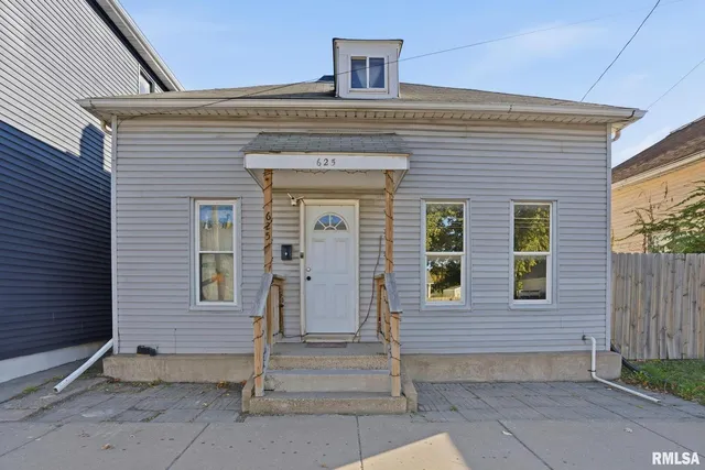 $105,000 | 625 North Division Street, Davenport, IA 52802