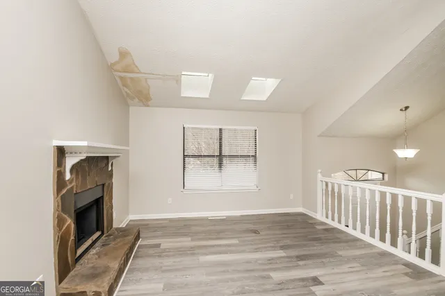 a view of empty room with front door