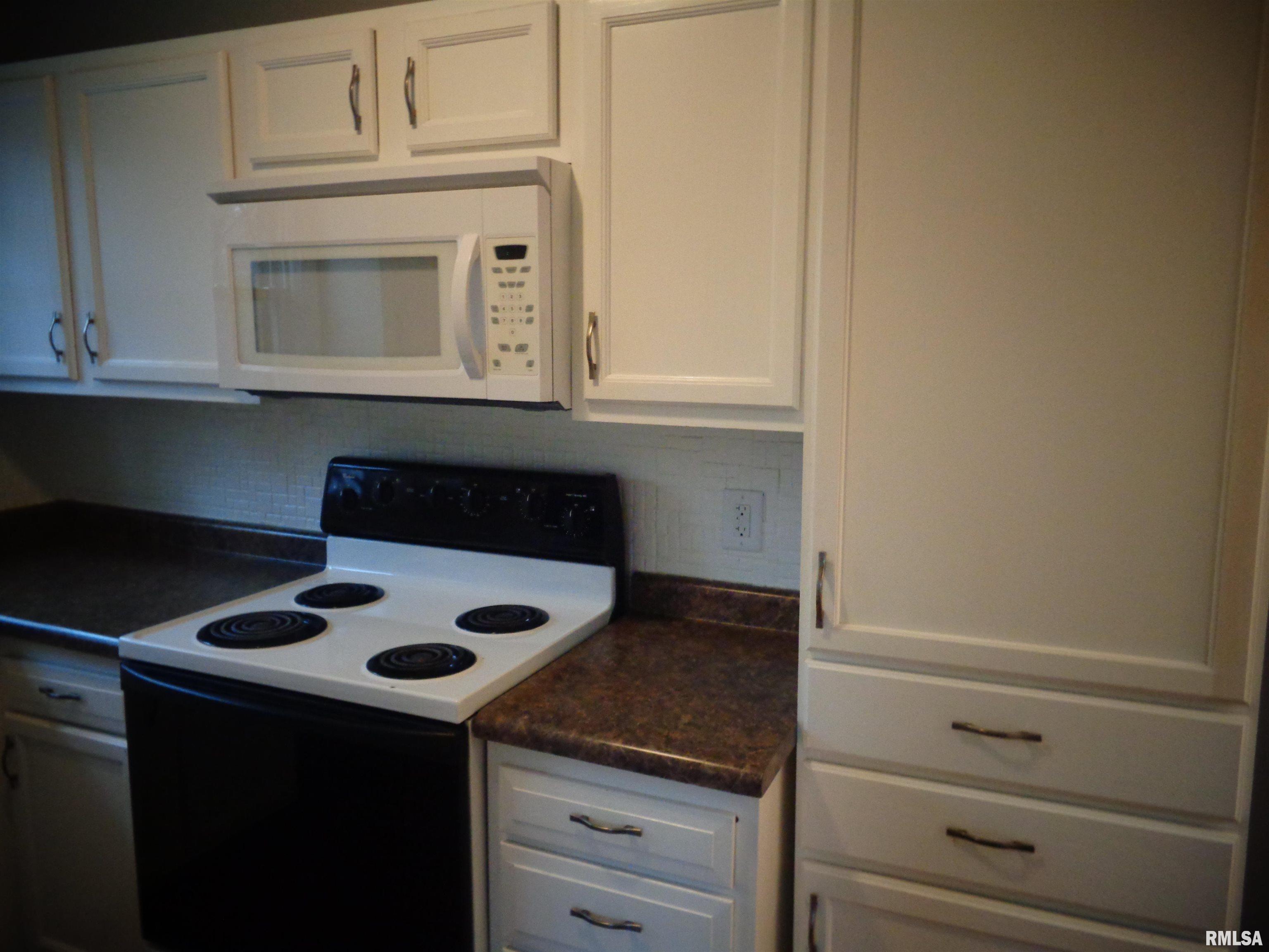 5905 West Salem School Road Dunlap, IL 61525 - Photo 9 of 32 Gallery Image 9