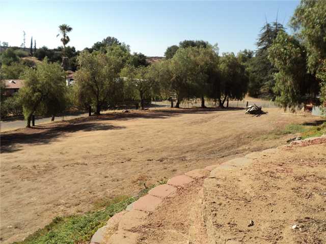 8859 Los Coches Road Lakeside, CA 92040 - Photo 2 of 25 Plenty of space for an RV, or check with the County regarding other approved uses: a fruit orchard, avocado trees, gardens or a horse corral ? The possibilities for developing this land are are numerous.