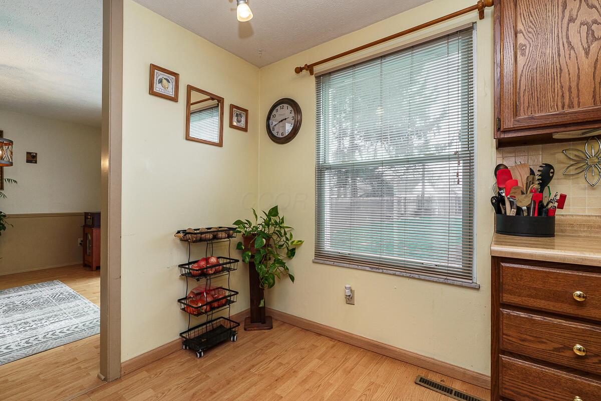 2908 Renfro Road Columbus, OH 43232 - Photo 11 of 32 2908_Renfro_Rd_23_of_35_