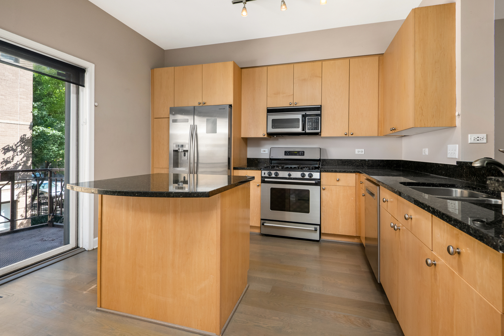 1302 West Monroe Street Chicago, IL 60607 - Photo 7 of 24