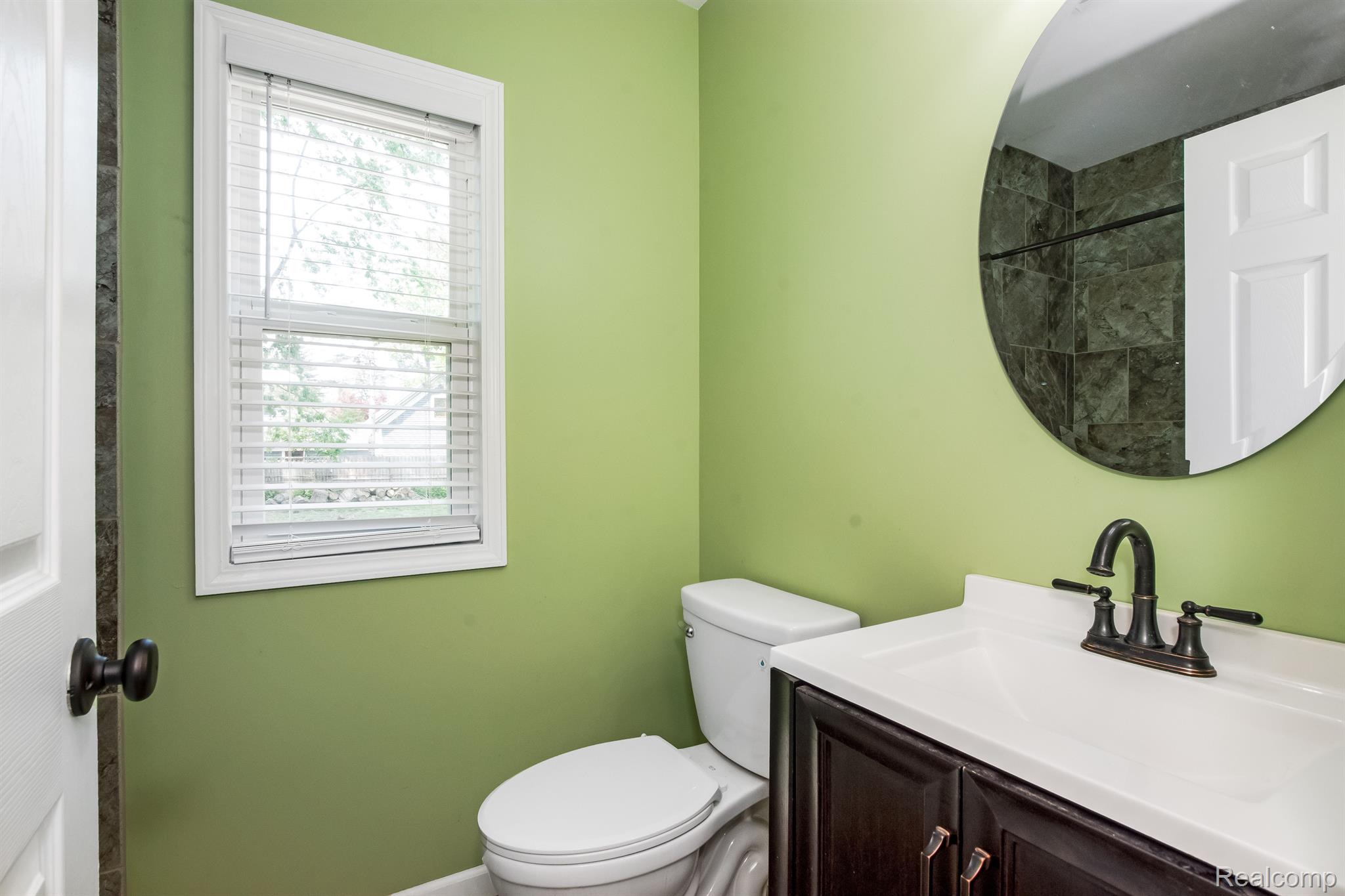 148 Croswell Street Romeo, MI 48065 - Photo 9 of 24 Gallery Image 9