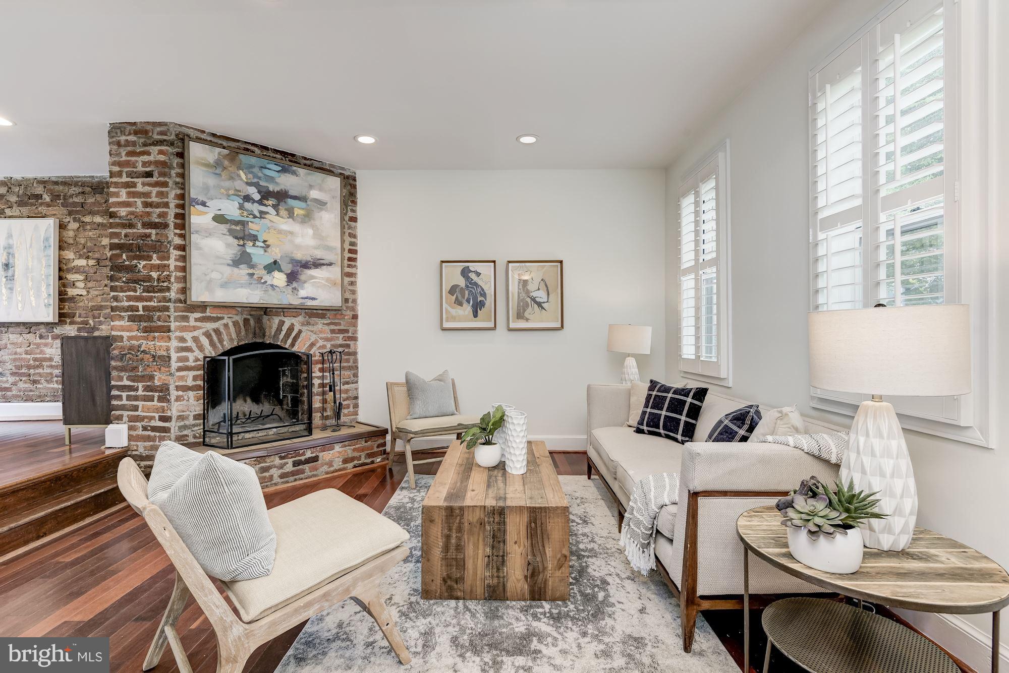 1410 D Street Southeast Washington, DC 20003 - Photo 3 of 25 Main Level - Living Room