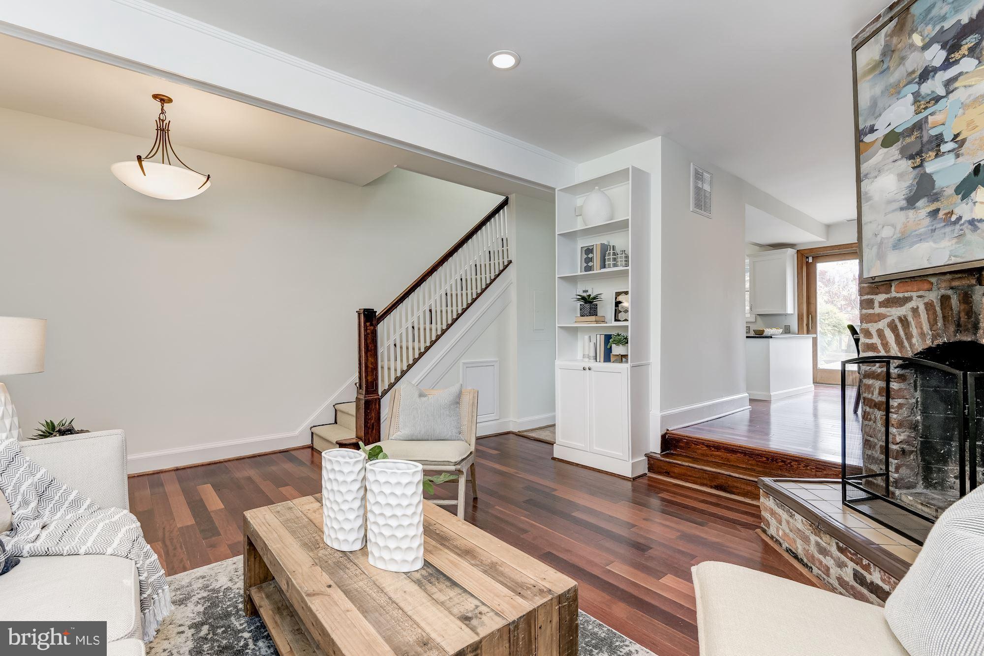 1410 D Street Southeast Washington, DC 20003 - Photo 4 of 25 Main Level - Living Room