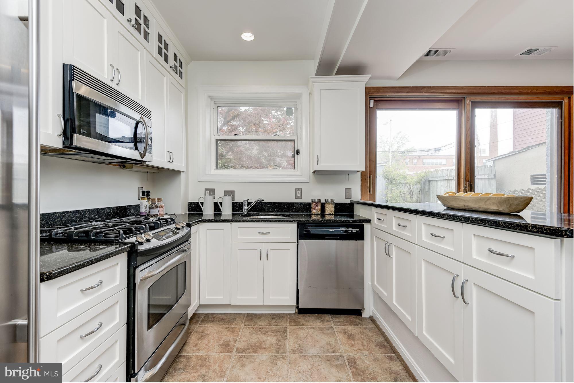 1410 D Street Southeast Washington, DC 20003 - Photo 9 of 25 Main Level - Kitchen