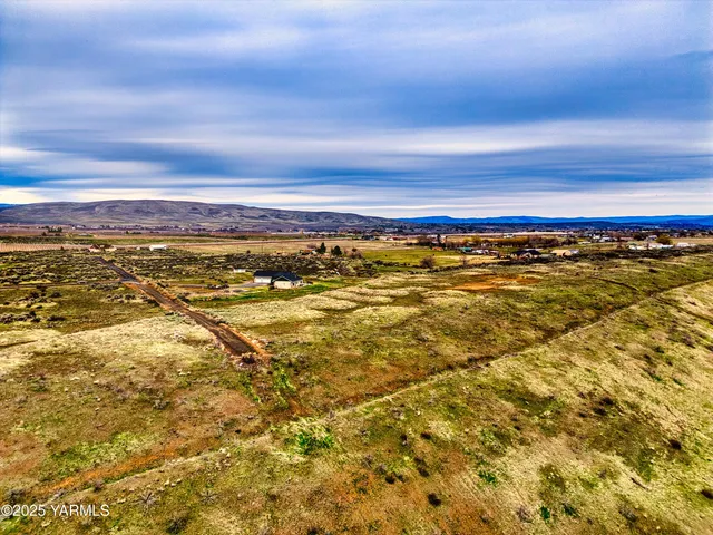 $75,000 | 270 Snowy Owl Lane, Yakima, WA 98908