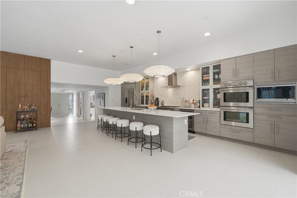 6060 Pachappa Drive Riverside, CA 92506 - Photo 9 of 46 Huge center Island