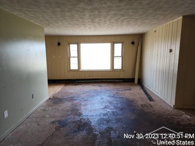 10090 Beecher Road Flushing, MI 48433 - Photo 9 of 37 50128935-3b50c9b9-a062-4223-a2dc-7007a8f174cf.JPG