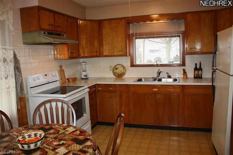 630 Ina Avenue Akron, OH 44306 - Photo 6 of 18 Nice size kitchen.