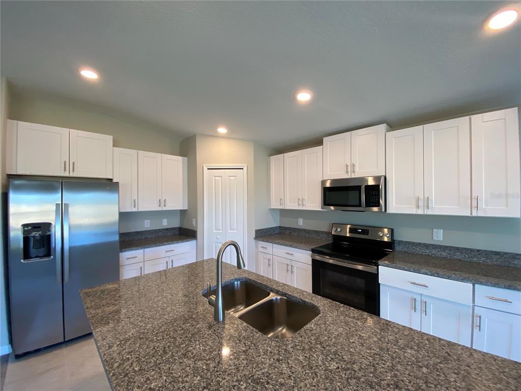 9274 Southwest 58th Circle Ocala, FL 34476 - Photo 9 of 28