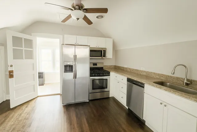 $1,500 | 2839 North Newland Avenue, Unit 2, Chicago, IL 60634