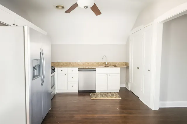 $1,500 | 2839 North Newland Avenue, Unit 2, Chicago, IL 60634