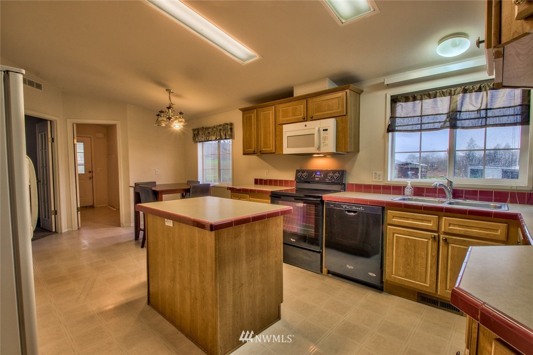 19372 Morton Road Burlington, WA 98233 - Photo 7 of 18 Gallery Image 7