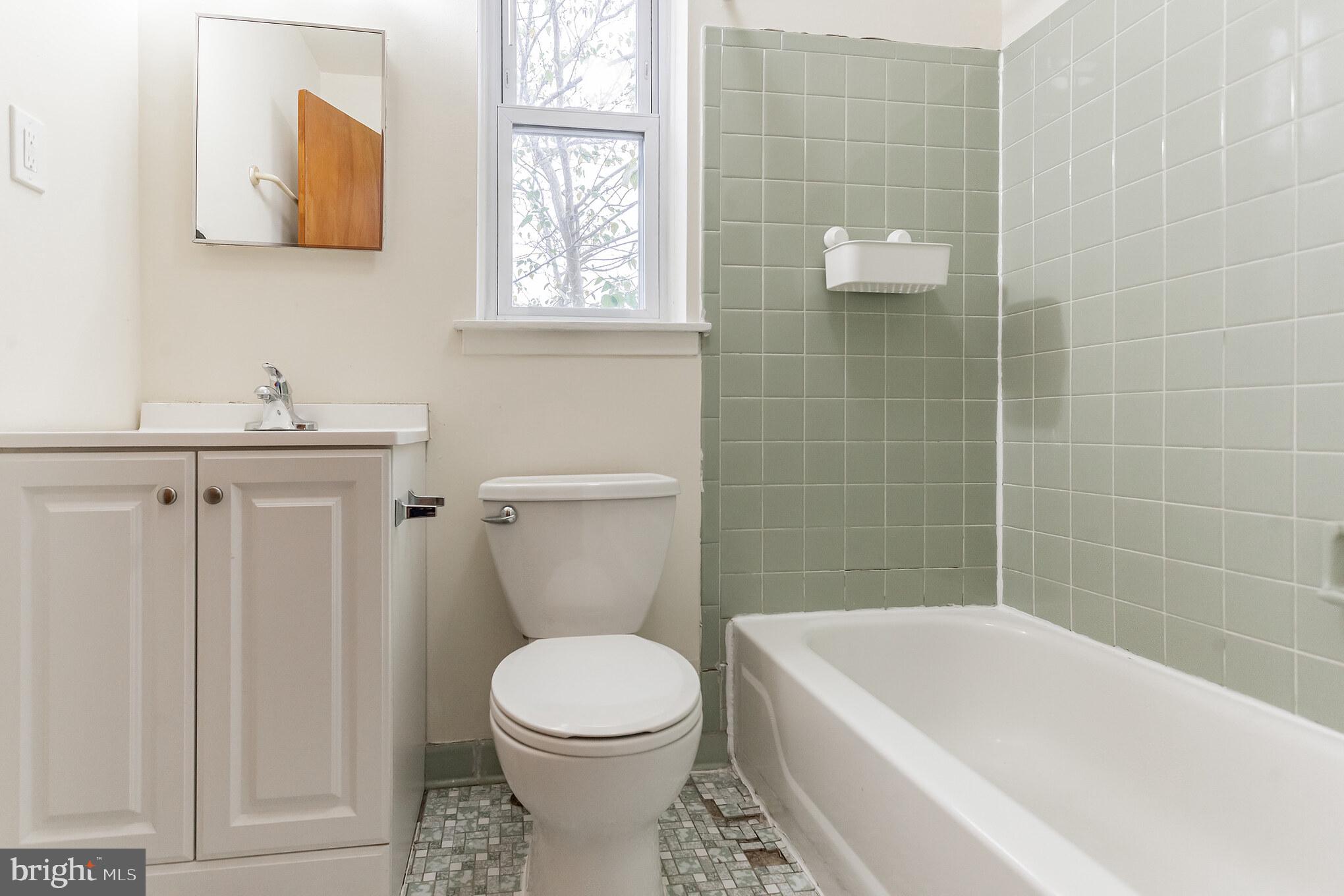 1111 Bainbridge Street Philadelphia, PA 19147 - Photo 16 of 22 Full Bath