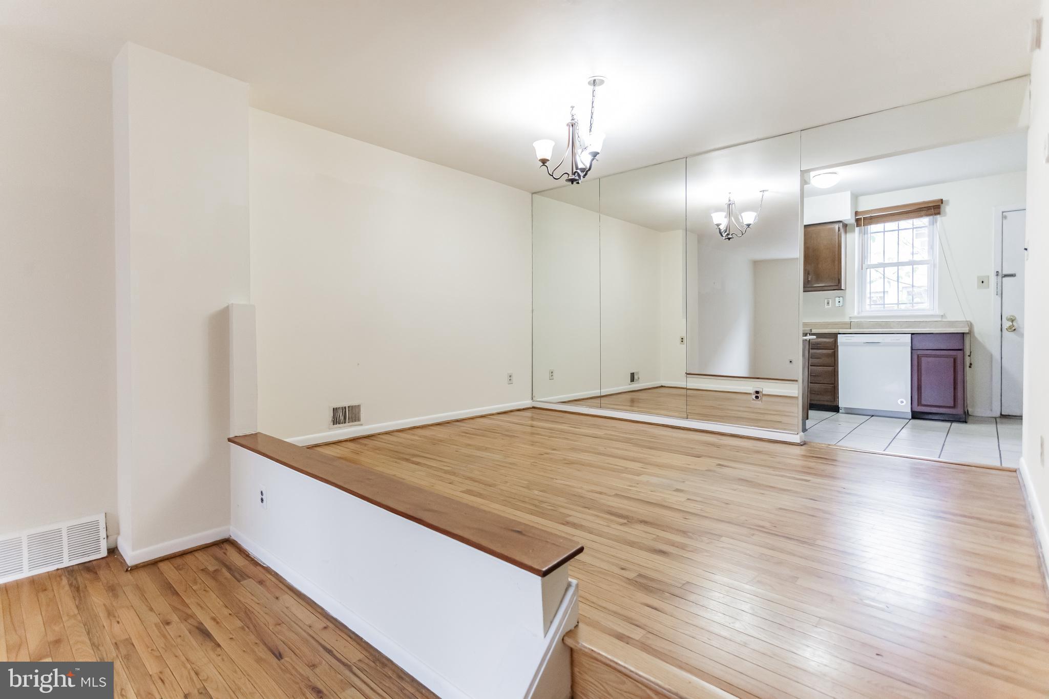 1111 Bainbridge Street Philadelphia, PA 19147 - Photo 7 of 22 Dining Area