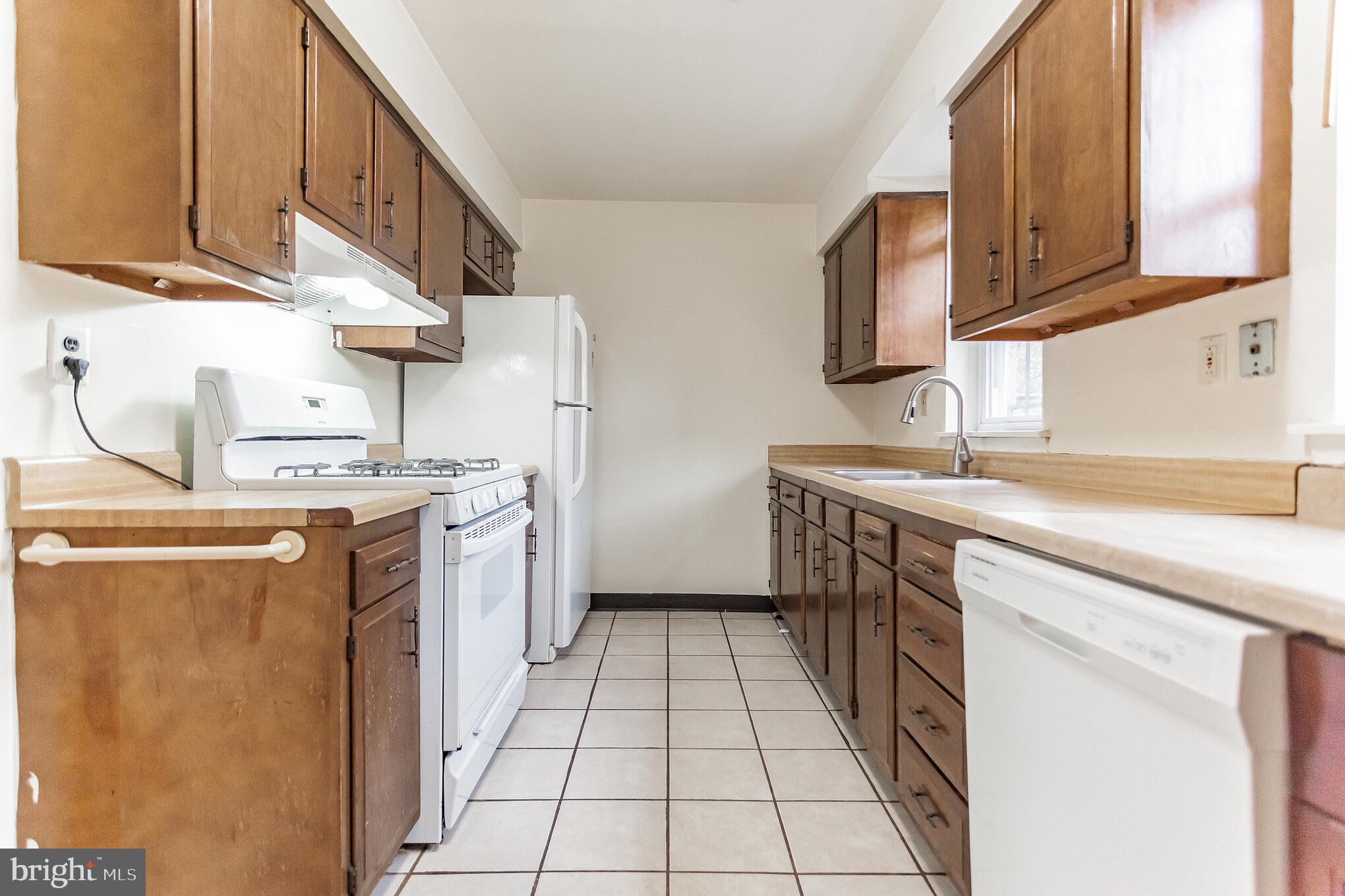 1111 Bainbridge Street Philadelphia, PA 19147 - Photo 8 of 22 Kitchen