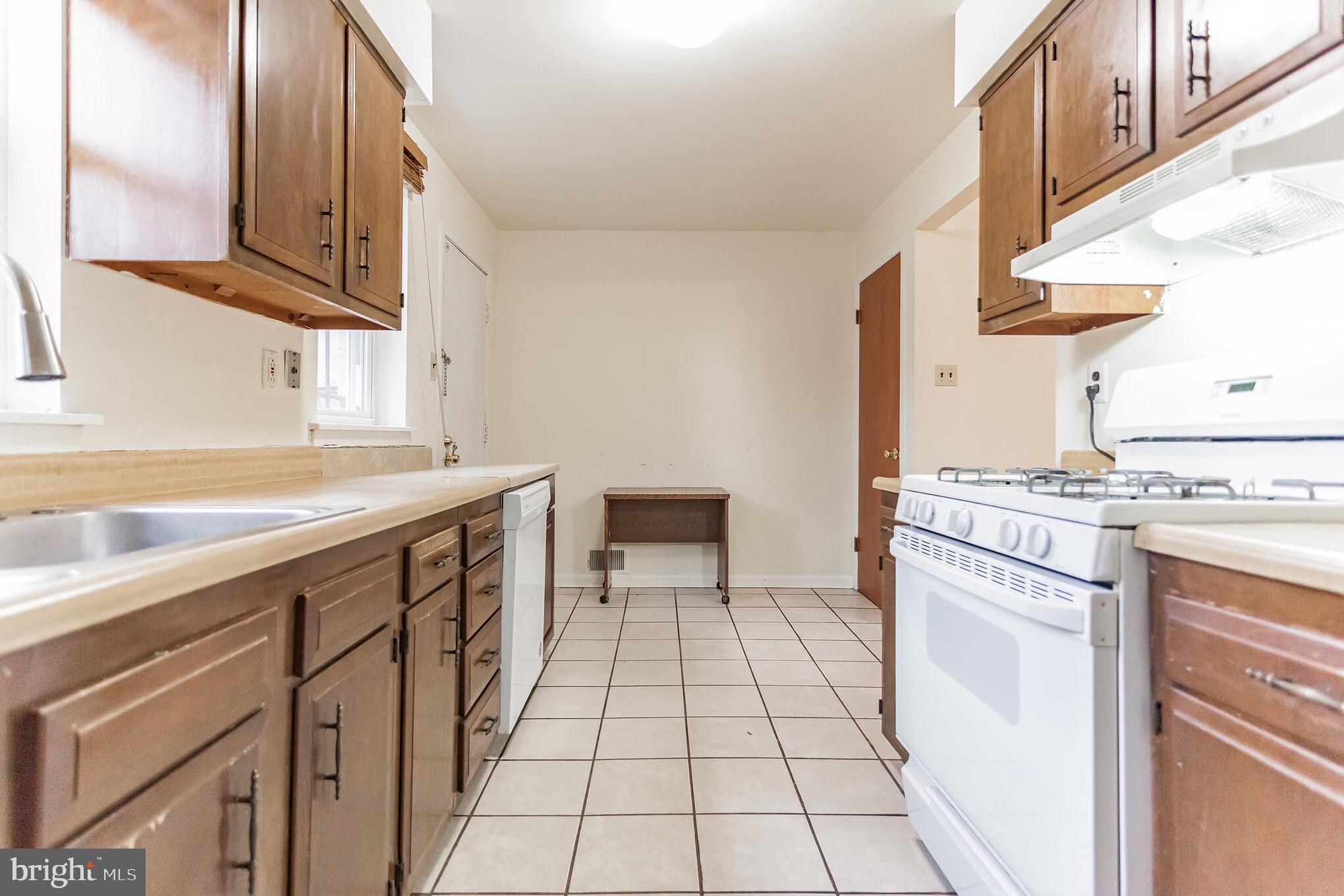 1111 Bainbridge Street Philadelphia, PA 19147 - Photo 9 of 22 Kitchen