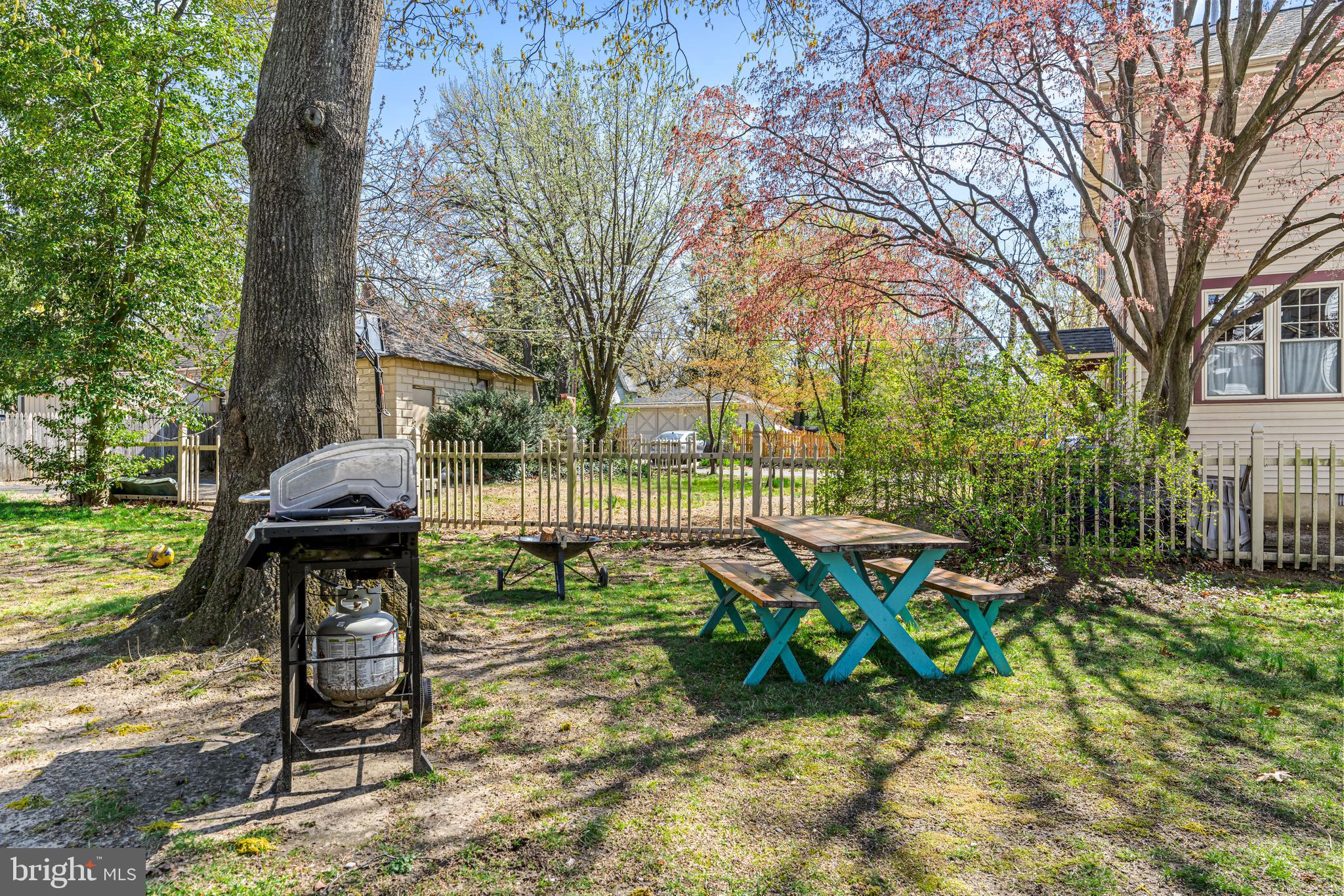 403 Midway Riverton, NJ 08077 - Photo 51 of 53 a garden view with a seating space