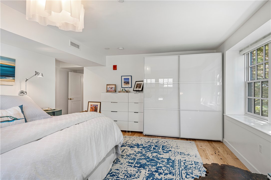 27 High Street, Unit 2 Newport, RI 02840 - Photo 23 of 46