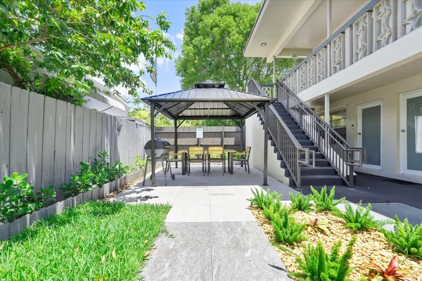 $1,850 | 1638 Plunkett Street, Unit 1, Hollywood, FL 33020