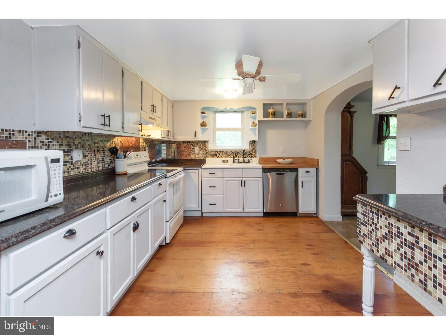 2615 Wassergass Road Hellertown, PA 18055 - Photo 10 of 25 Gallery Image 10
