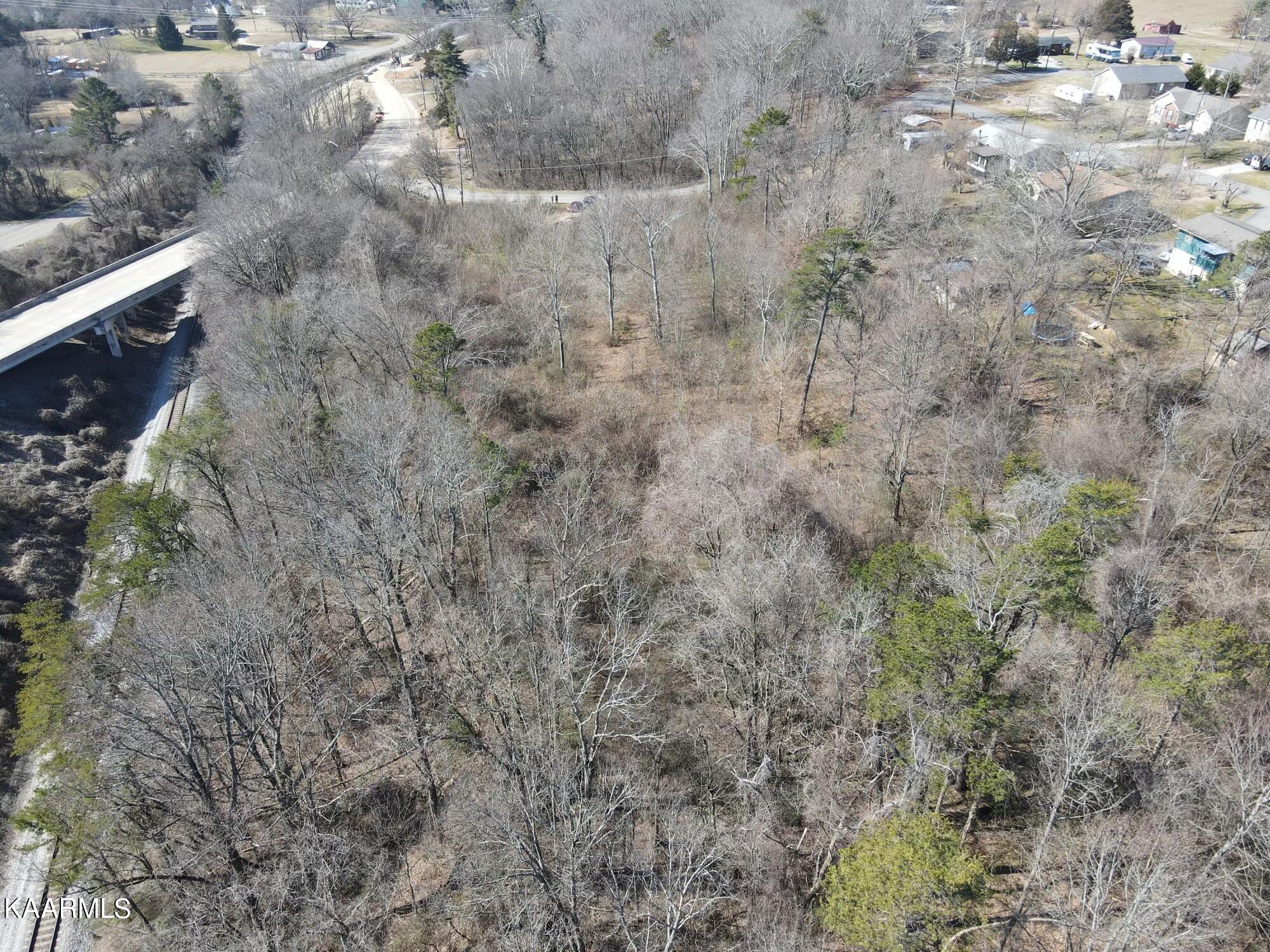 4244 Lee Road Northwest Knoxville, TN 37921 - Photo 13 of 19 D7E28C84-CCC1-44FF-A559-A723E786D487