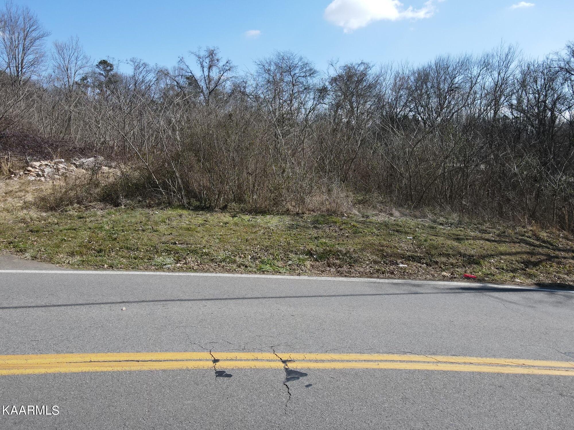 4244 Lee Road Northwest Knoxville, TN 37921 - Photo 2 of 19 E943EAFF-8962-459B-8E68-DF9A0849BBA6