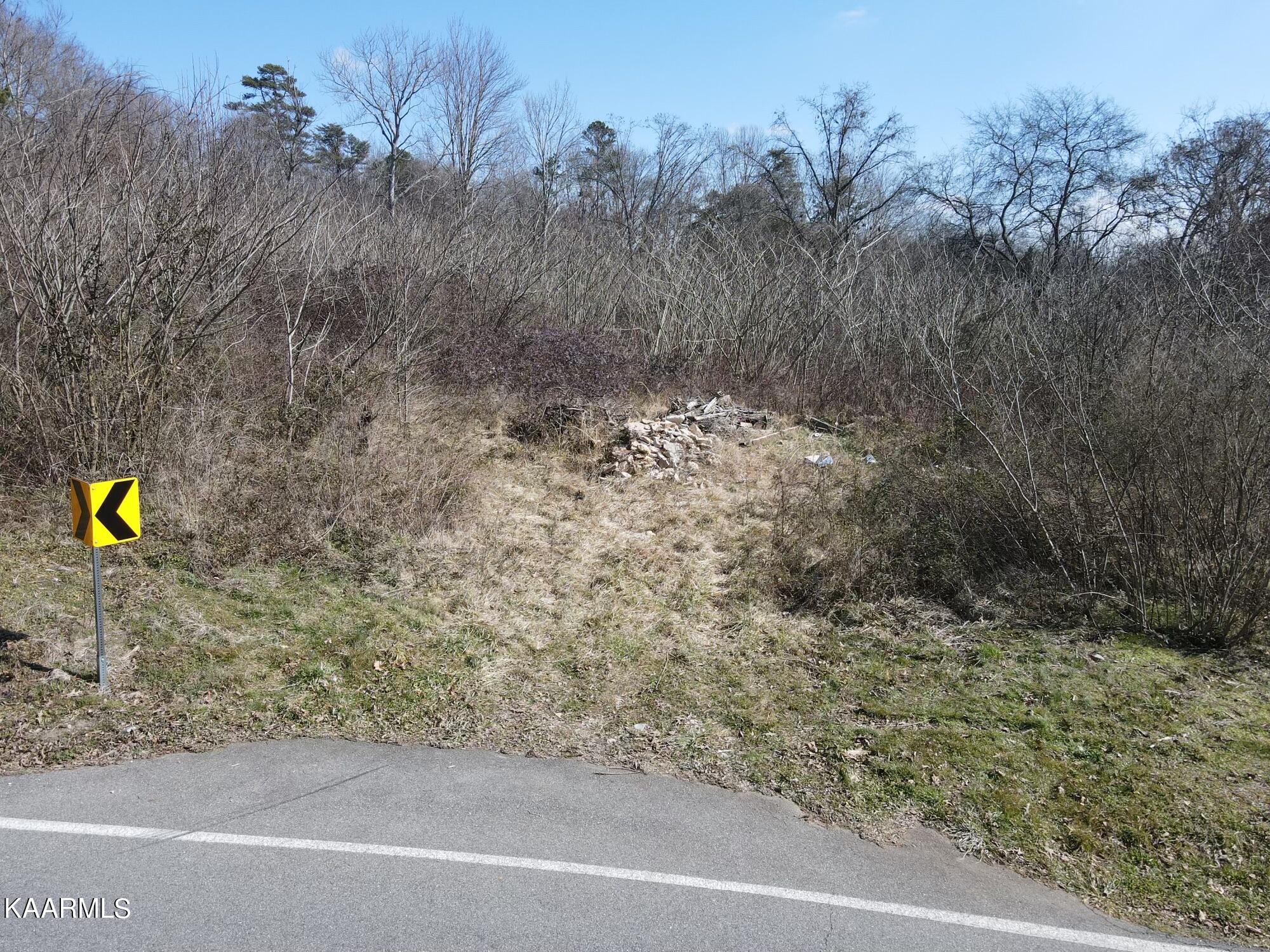 4244 Lee Road Northwest Knoxville, TN 37921 - Photo 4 of 19 10408EB0-64D6-4B26-93ED-44F237CF06E6
