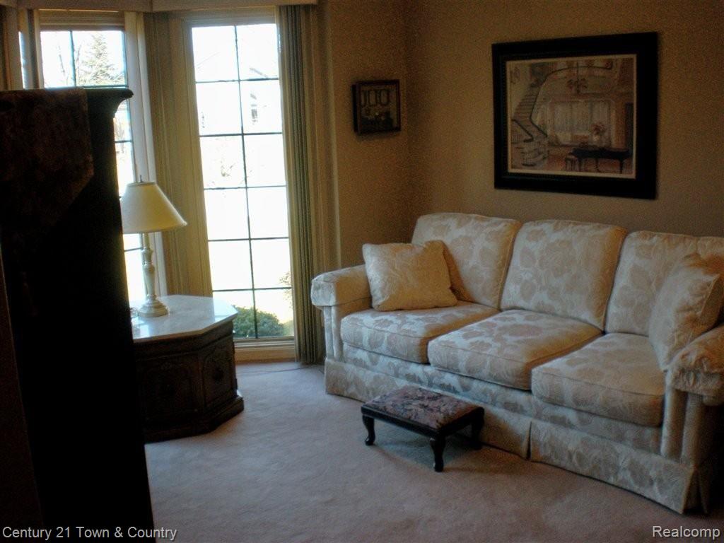 409 Drexelgate Parkway Rochester, MI 48307 - Photo 10 of 24 H.jpg