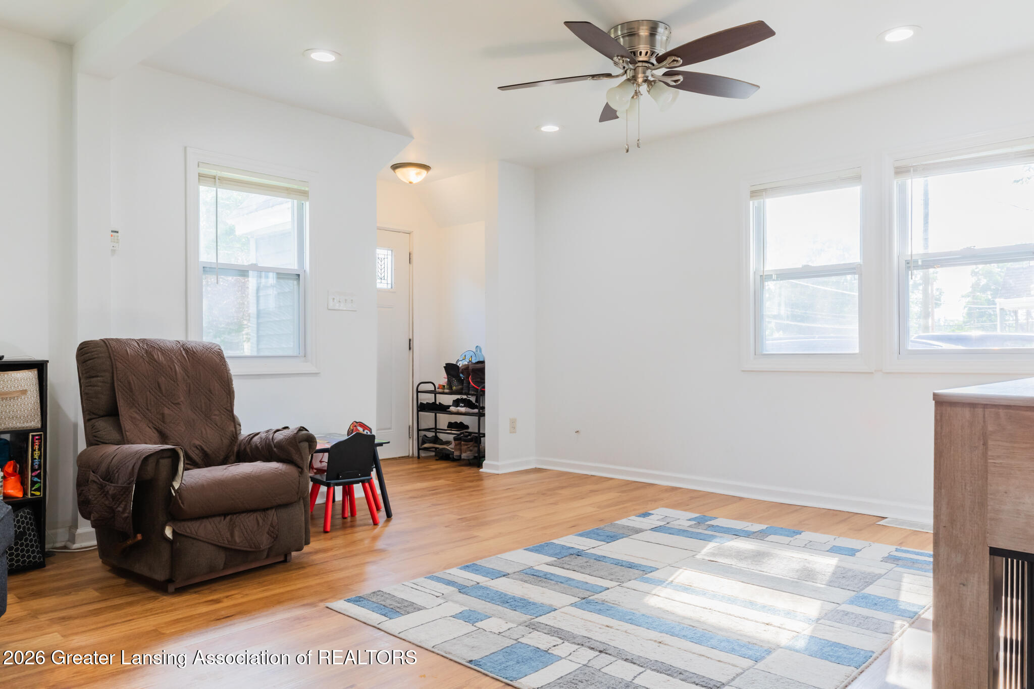 1916 West Jolly Road Lansing, MI 48910 - Photo 5 of 29 1916WJolly05