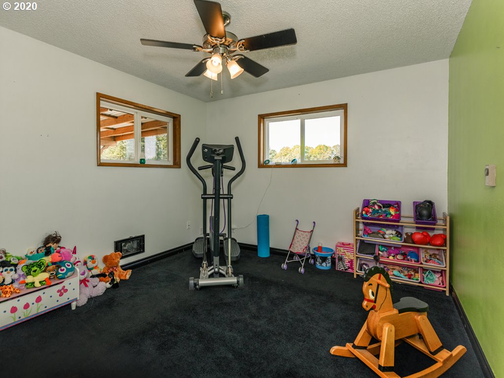 25709 Northeast Brunner Road Camas, WA 98607 - Photo 17 of 32