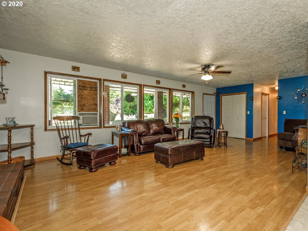 25709 Northeast Brunner Road Camas, WA 98607 - Photo 3 of 32