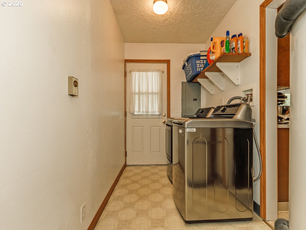 25709 Northeast Brunner Road Camas, WA 98607 - Photo 10 of 32