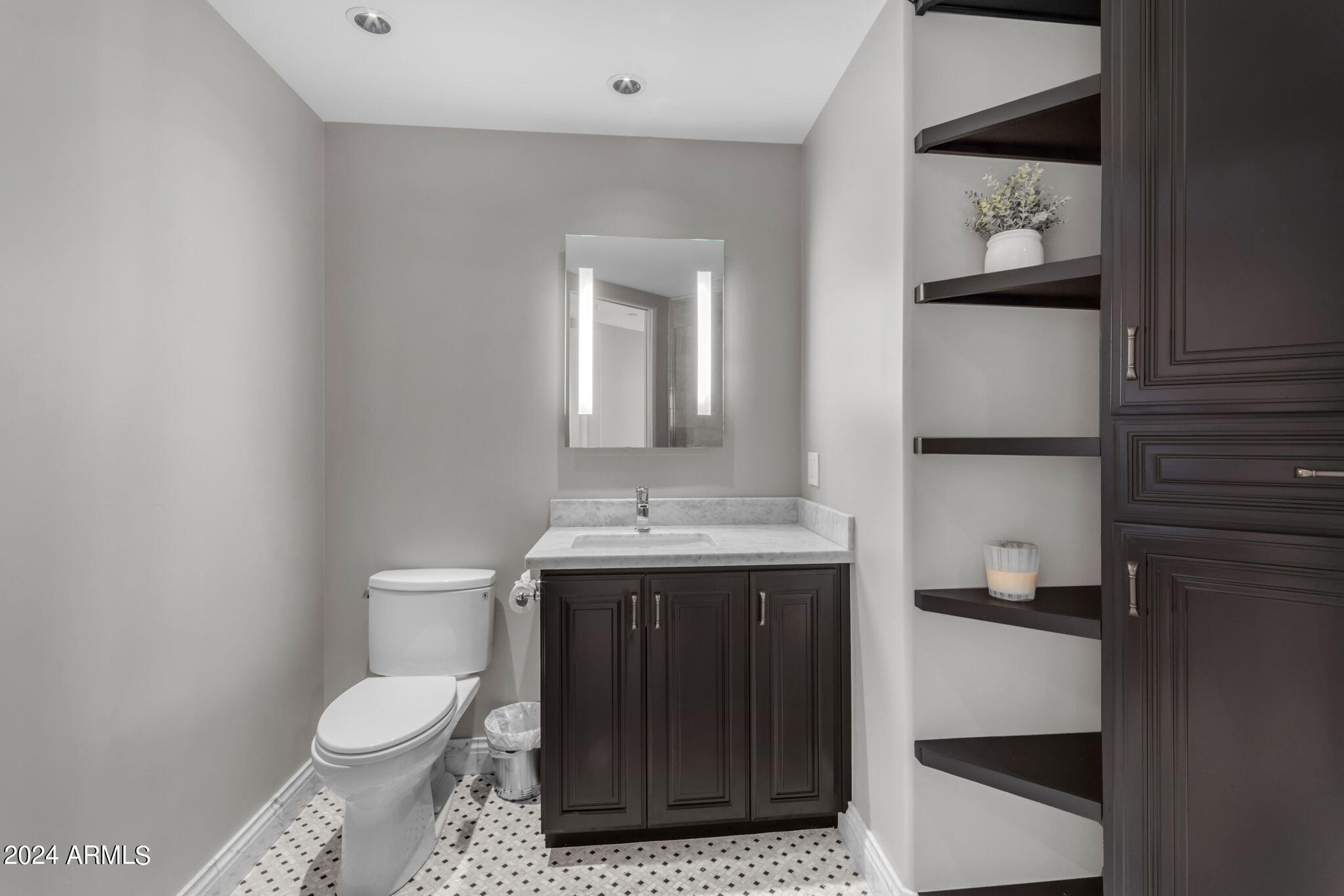 7181 East Camelback Road, Unit 704 Scottsdale, AZ 85251 - Photo 38 of 96 Guest bath