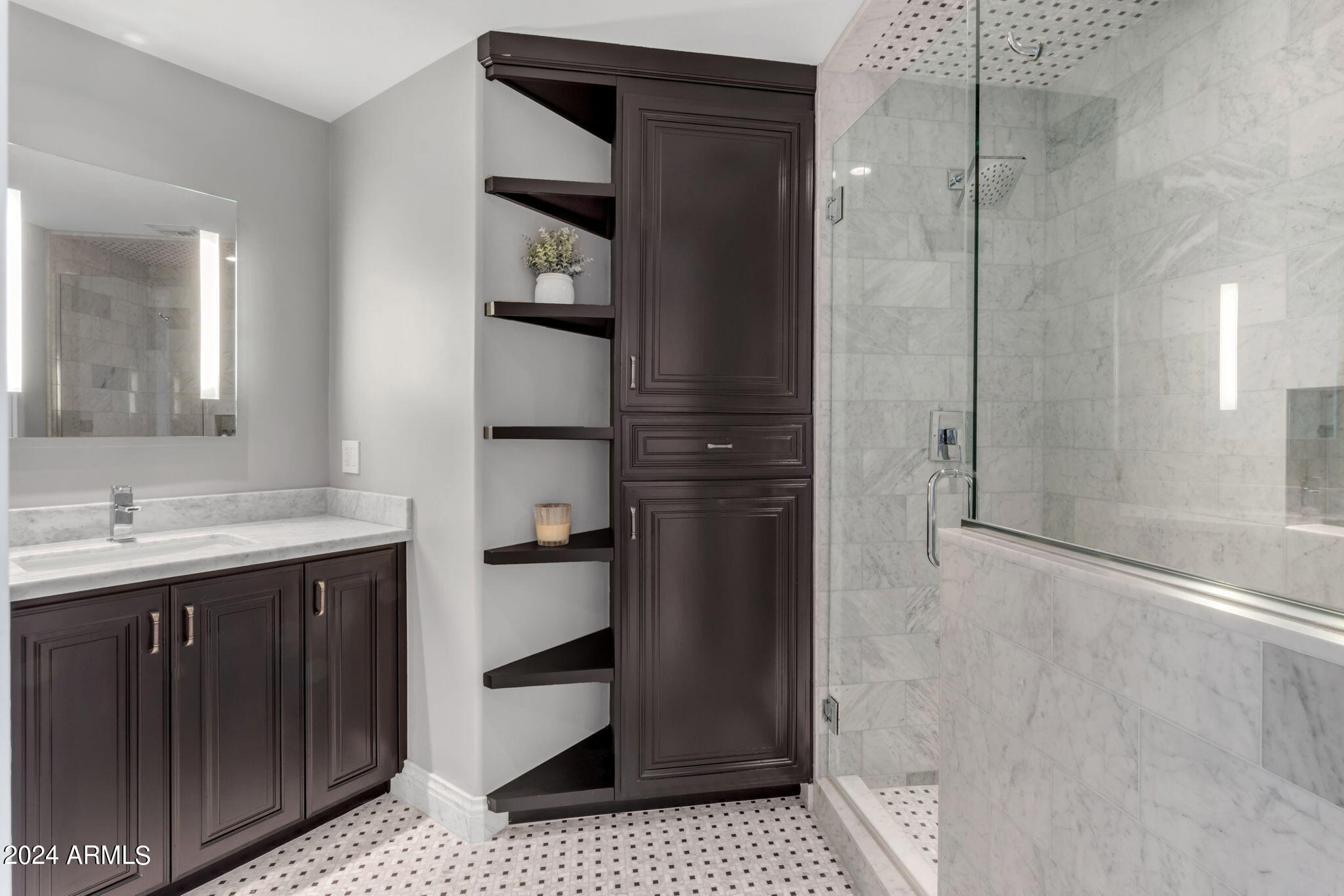 7181 East Camelback Road, Unit 704 Scottsdale, AZ 85251 - Photo 39 of 96 Guest bath w/large shower
