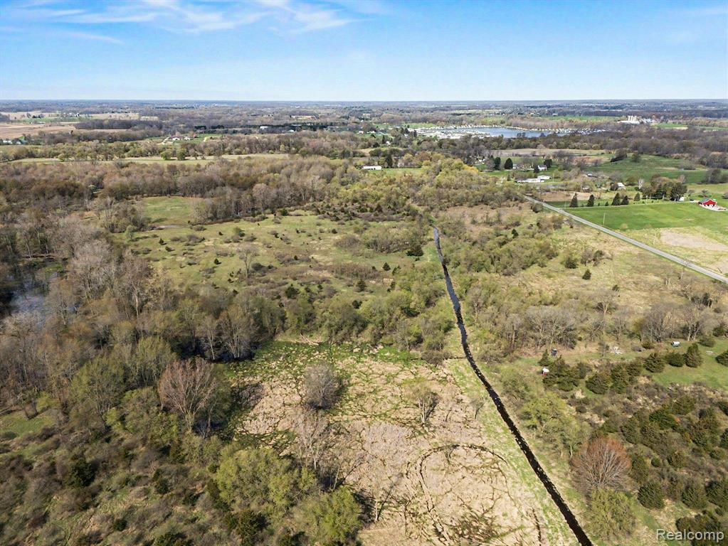 8857 Bath Road Byron, MI 48418 - Photo 10 of 17