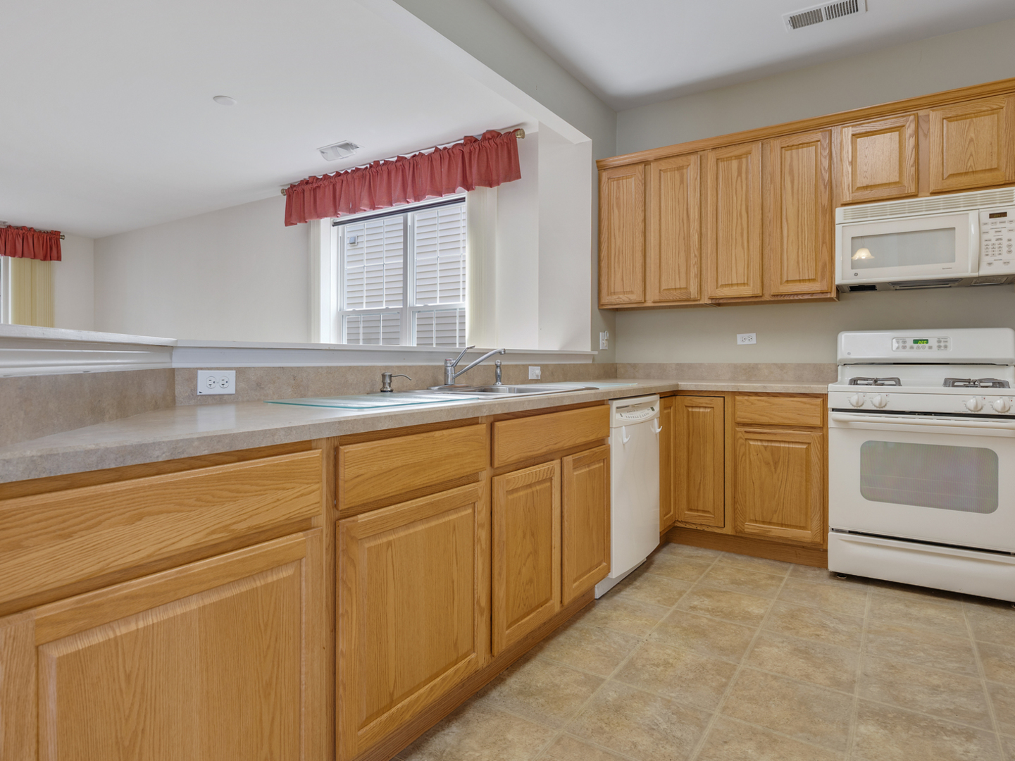14038 Westmore Road Huntley, IL 60142 - Photo 15 of 32 Gallery Image 15