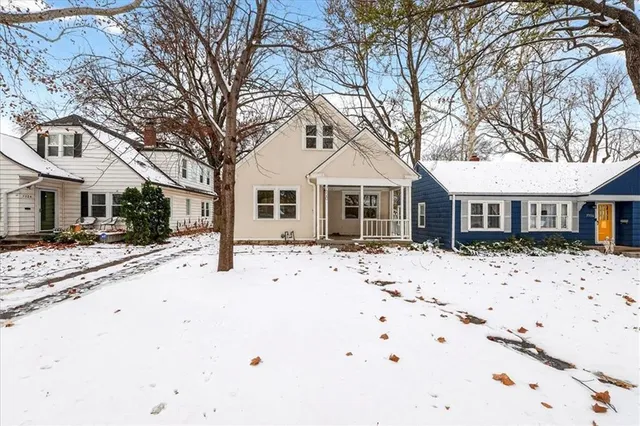 $385,000 | 7520 Grand Avenue, Kansas City, MO 64114