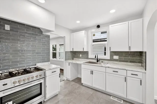 $385,000 | 7520 Grand Avenue, Kansas City, MO 64114