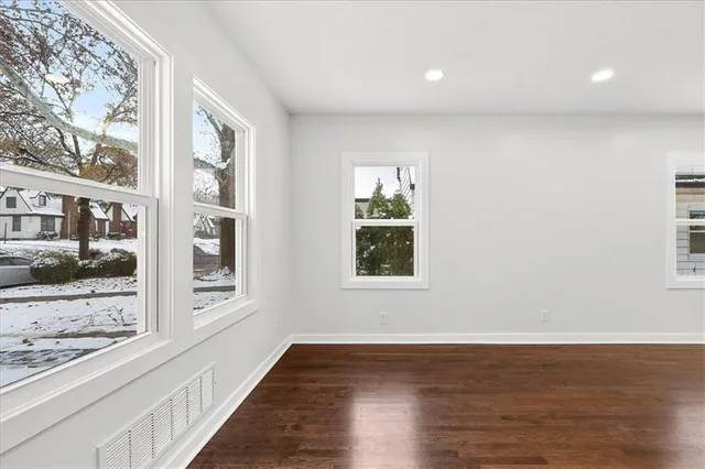 $385,000 | 7520 Grand Avenue, Kansas City, MO 64114