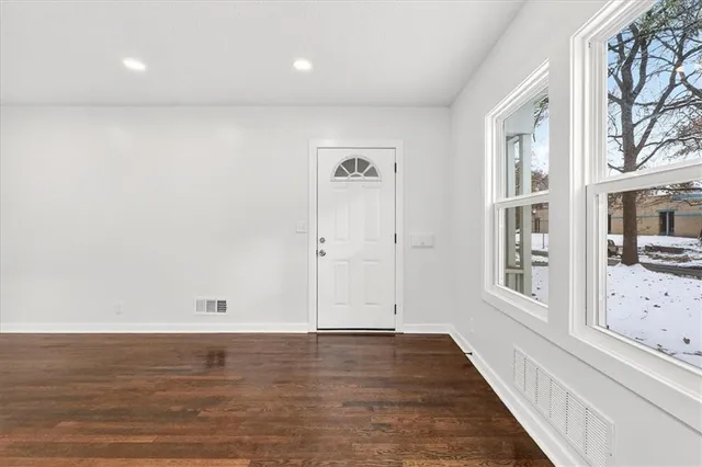 $385,000 | 7520 Grand Avenue, Kansas City, MO 64114