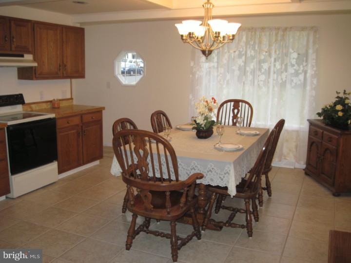 819 Byberry Road Philadelphia, PA 19116 - Photo 2 of 16 Kitchen