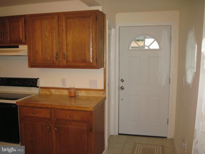 819 Byberry Road Philadelphia, PA 19116 - Photo 3 of 16 Kitchen